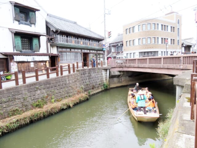 小野川を巡る観光船