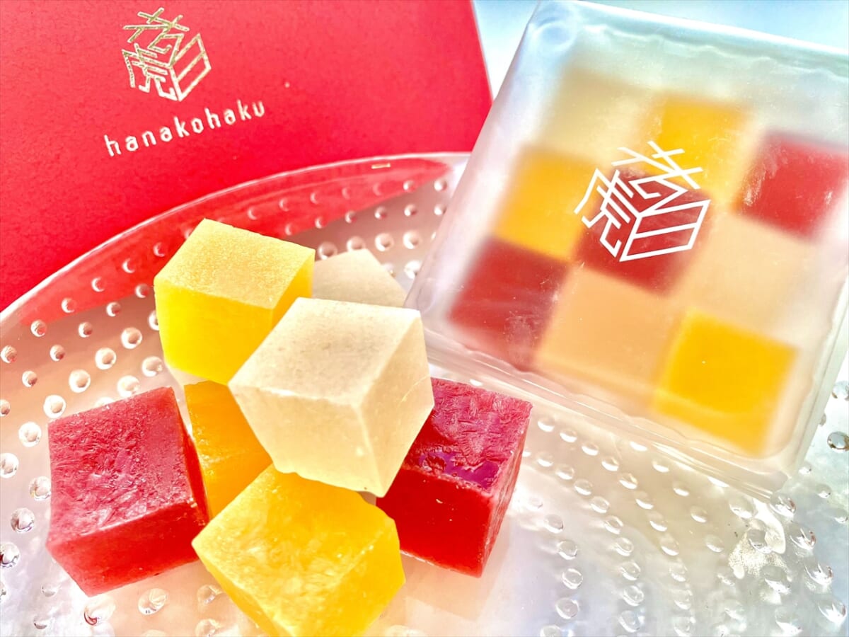 【まるで宝石！美しい広島のお土産】シャリシャリ食感の琥珀糖「花虎白（はなこはく）」