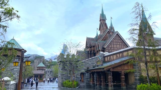 東京ディズニーシー　『アナと雪の女王』「フローズンキングダム」全景