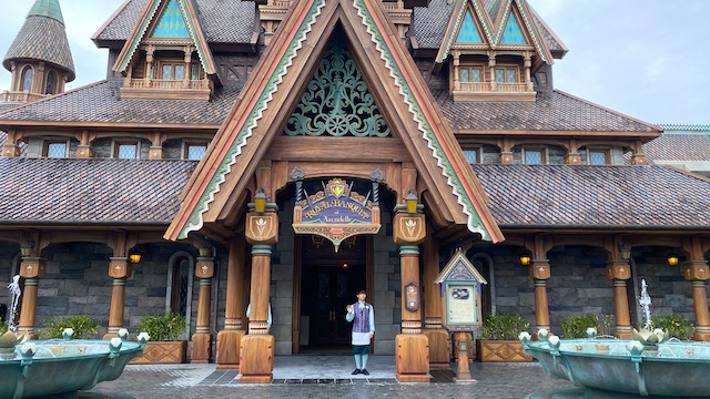 東京ディズニーシー　『アナと雪の女王』「フローズンキングダム」アレンデール城　レストラン