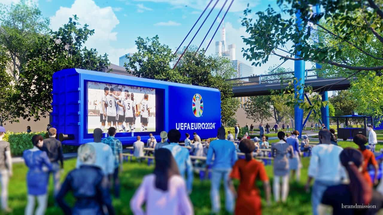 ユーロ2024サッカーフェスティバル（ドイツ・フランクフルト）会場のスクリーンのイメージ