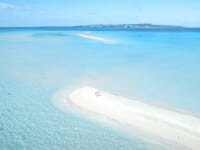 宮古島、ドローン撮影したユニの浜の様子