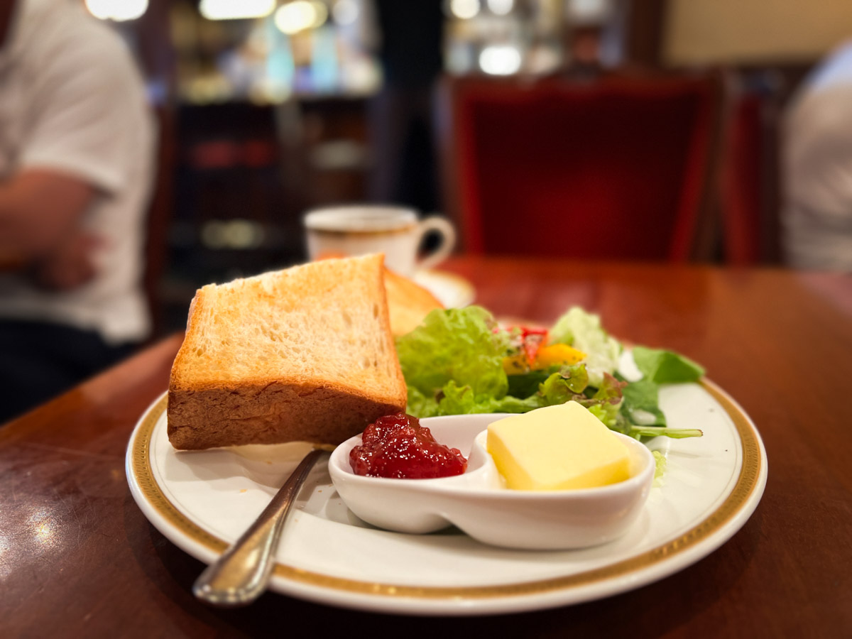 「トリコロール 本店」のモーニングセット