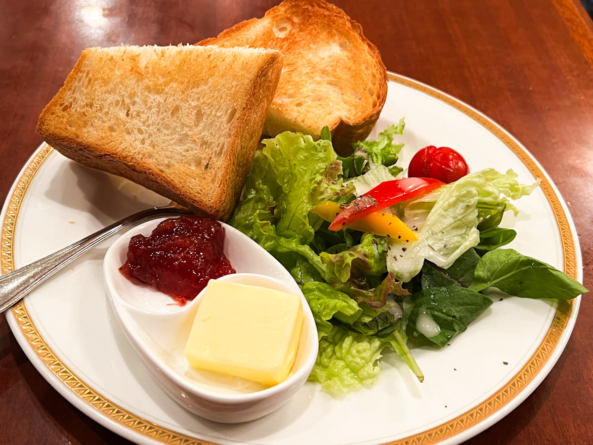 「トリコロール 本店」のモーニングセット