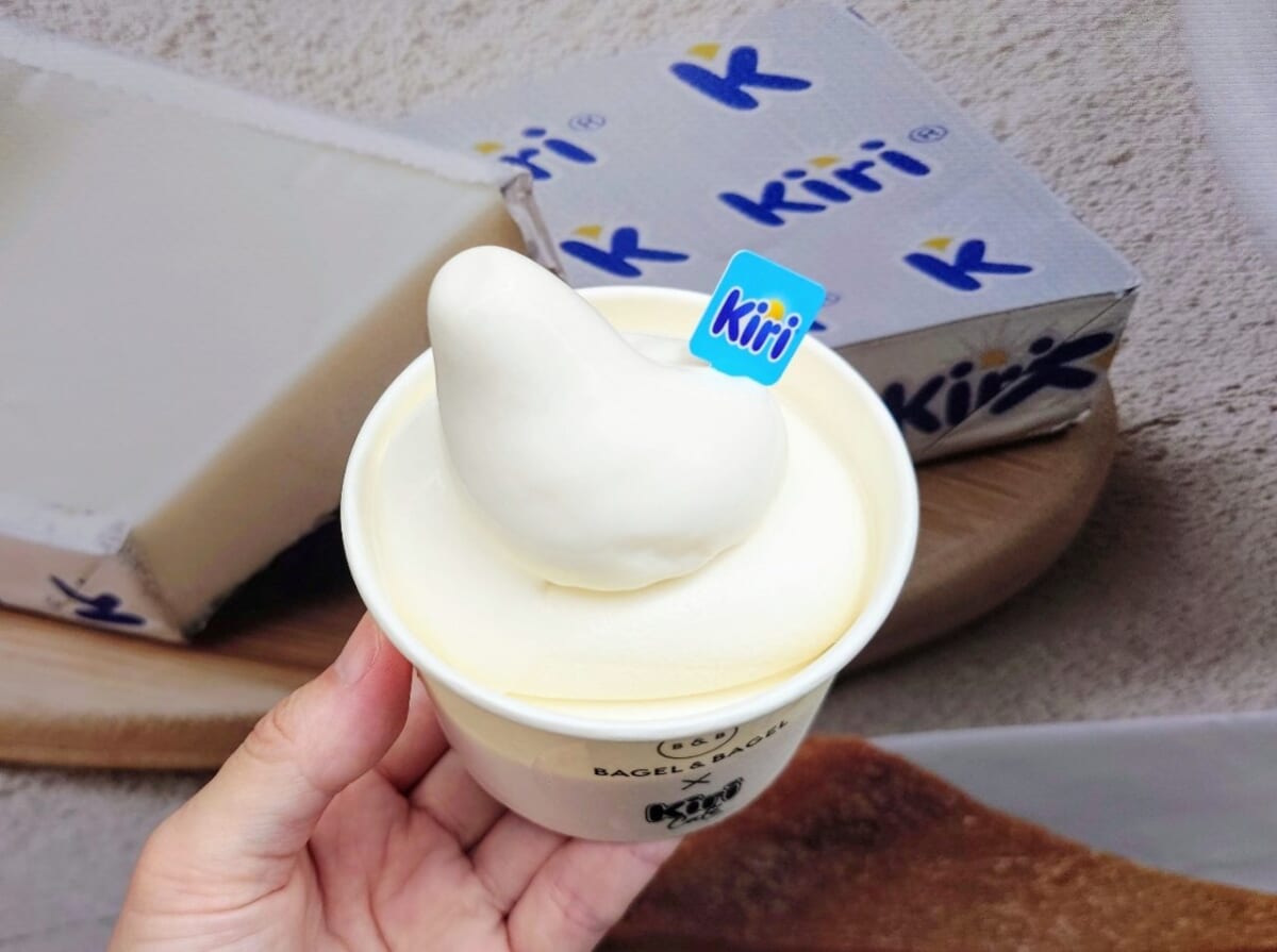 東京都渋谷区・「BAGEL & BAGEL × Kiri Café」キリ クリーミーチーズソフトクリーム3