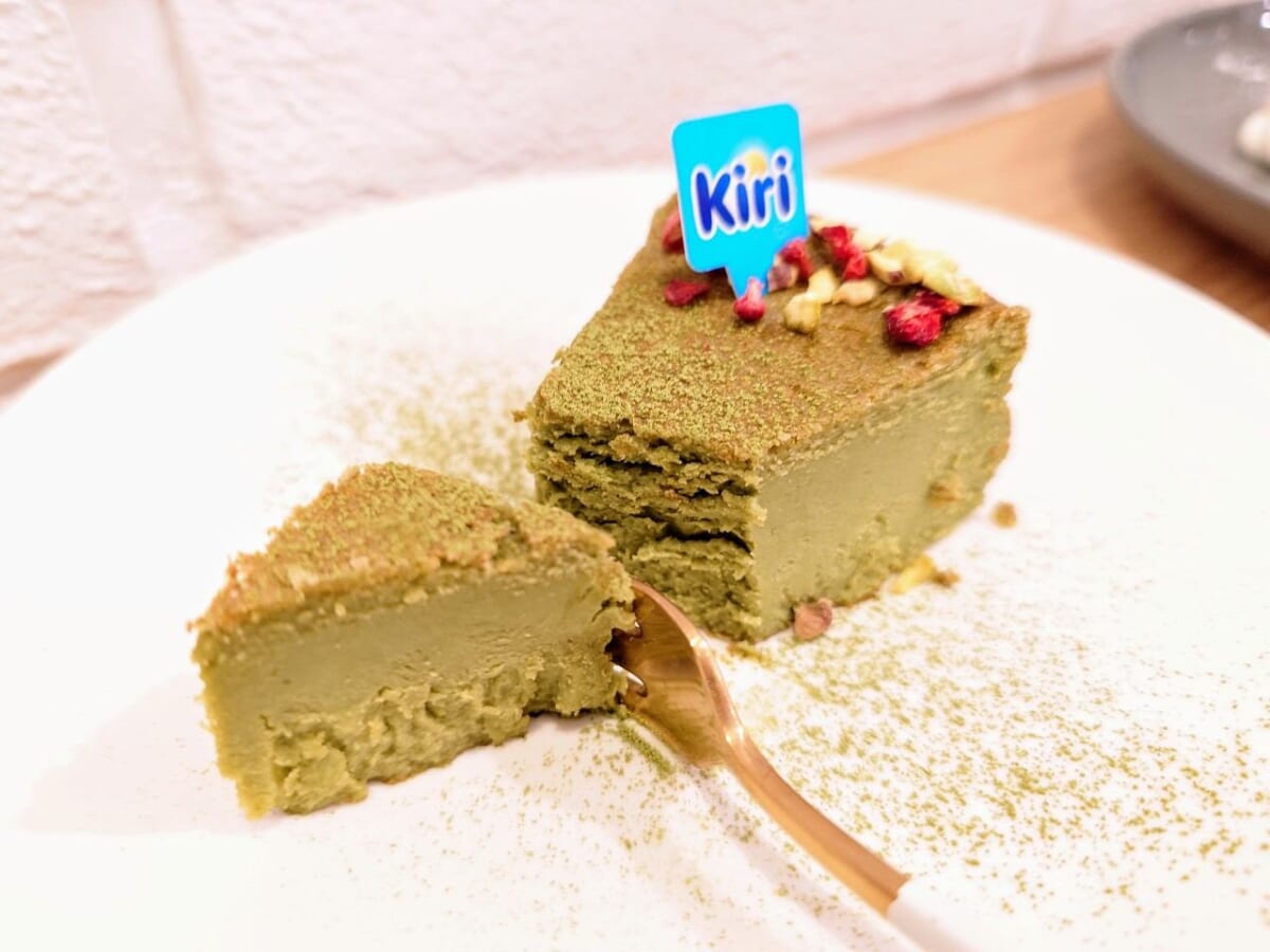 東京都渋谷区・「BAGEL & BAGEL × Kiri Café」リッチ抹茶チーズケーキ