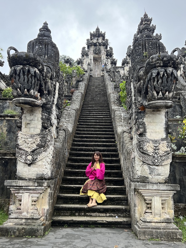 ランプヤン寺院　バリ島　階段