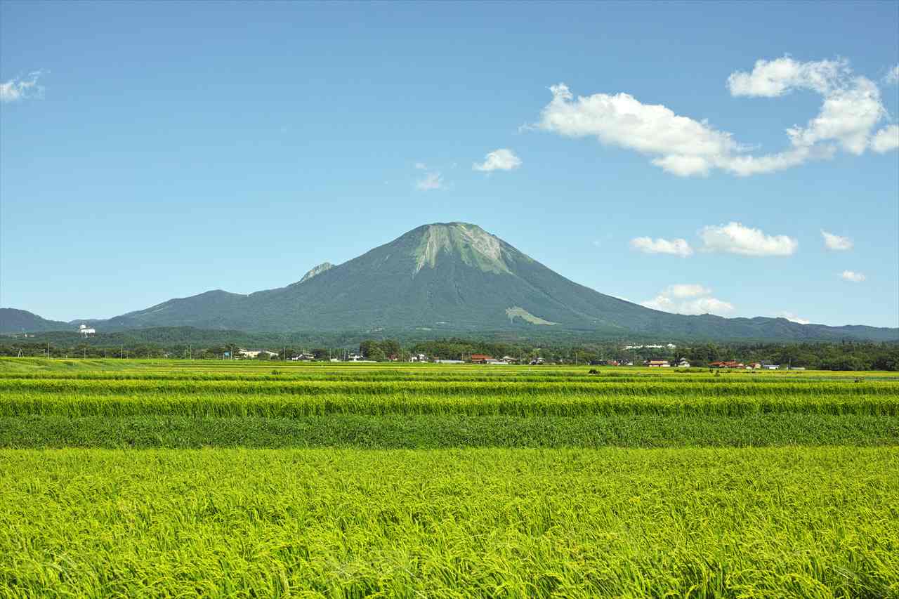 【多くの湧き水や名水がある鳥取県「大山」】日本遺産に選ばれた日本最古の神山の見どころや歴史