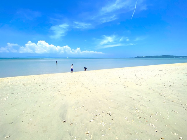 沖縄　海中道路　ビーチ　海