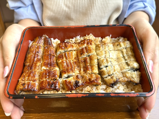 うらわのうなぎ萬店　うなぎ三昧 鰻重