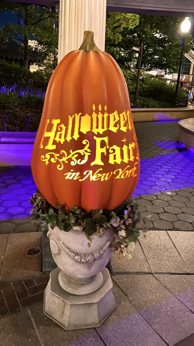 東京ディズニーシー　ハロウィーン　2024　フォトスポット　広場　カボチャ　ランタン