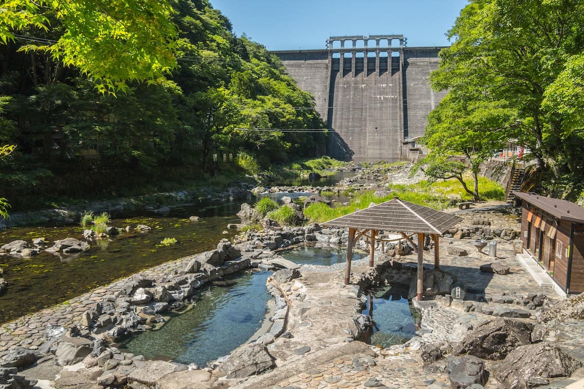 岡山県　湯原温泉　砂湯　混浴 露天風呂　24時間無料　公衆浴場　無人　夏