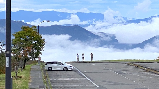 栃木県　日光　天空回廊　キスゲ平園地　霧降高原　駐車場からの絶景