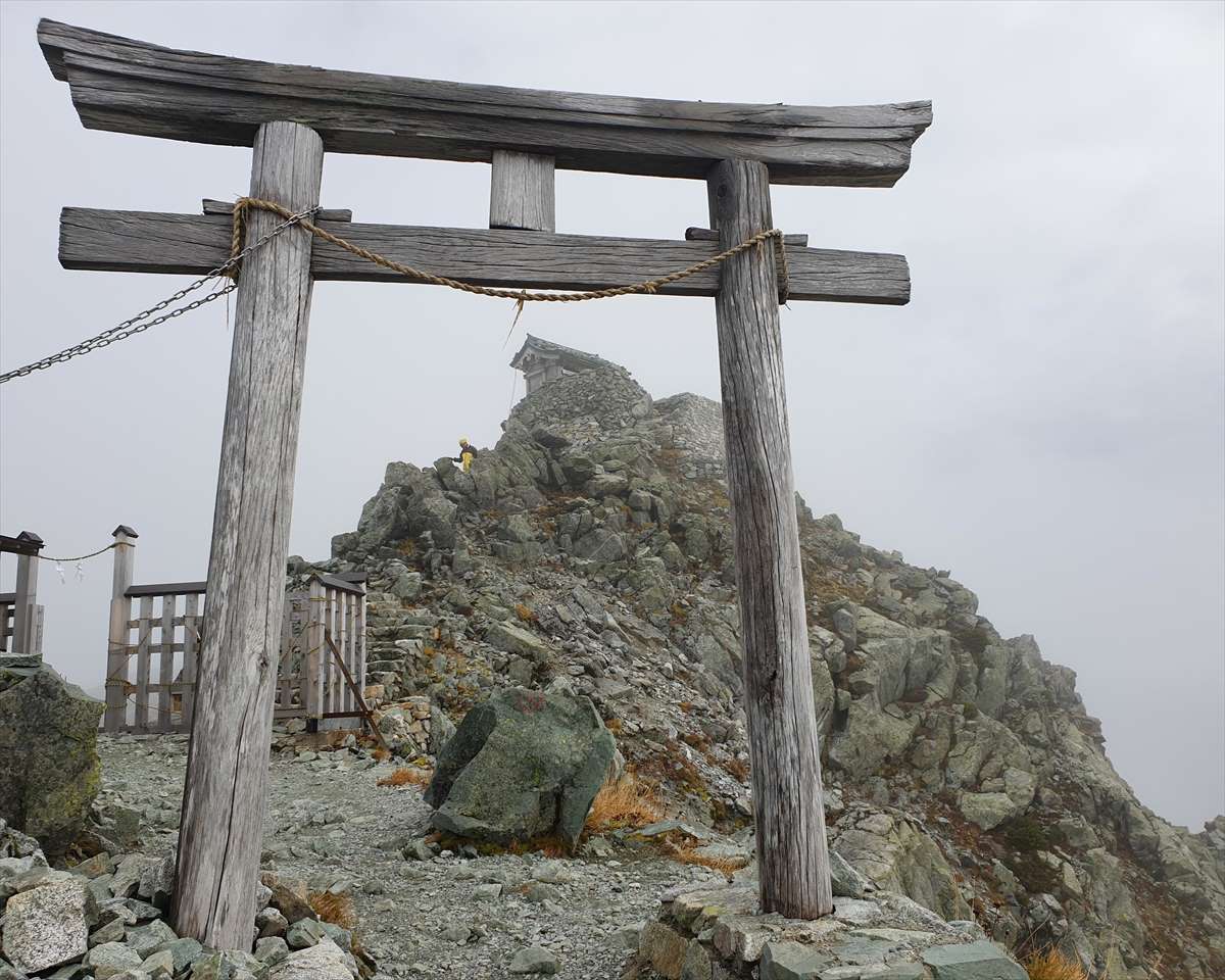 立山　雄山峰本社