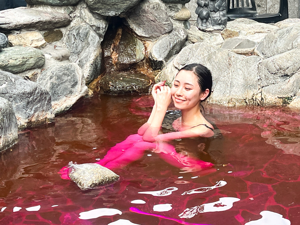 「いたわりハーブ湯」の浴槽