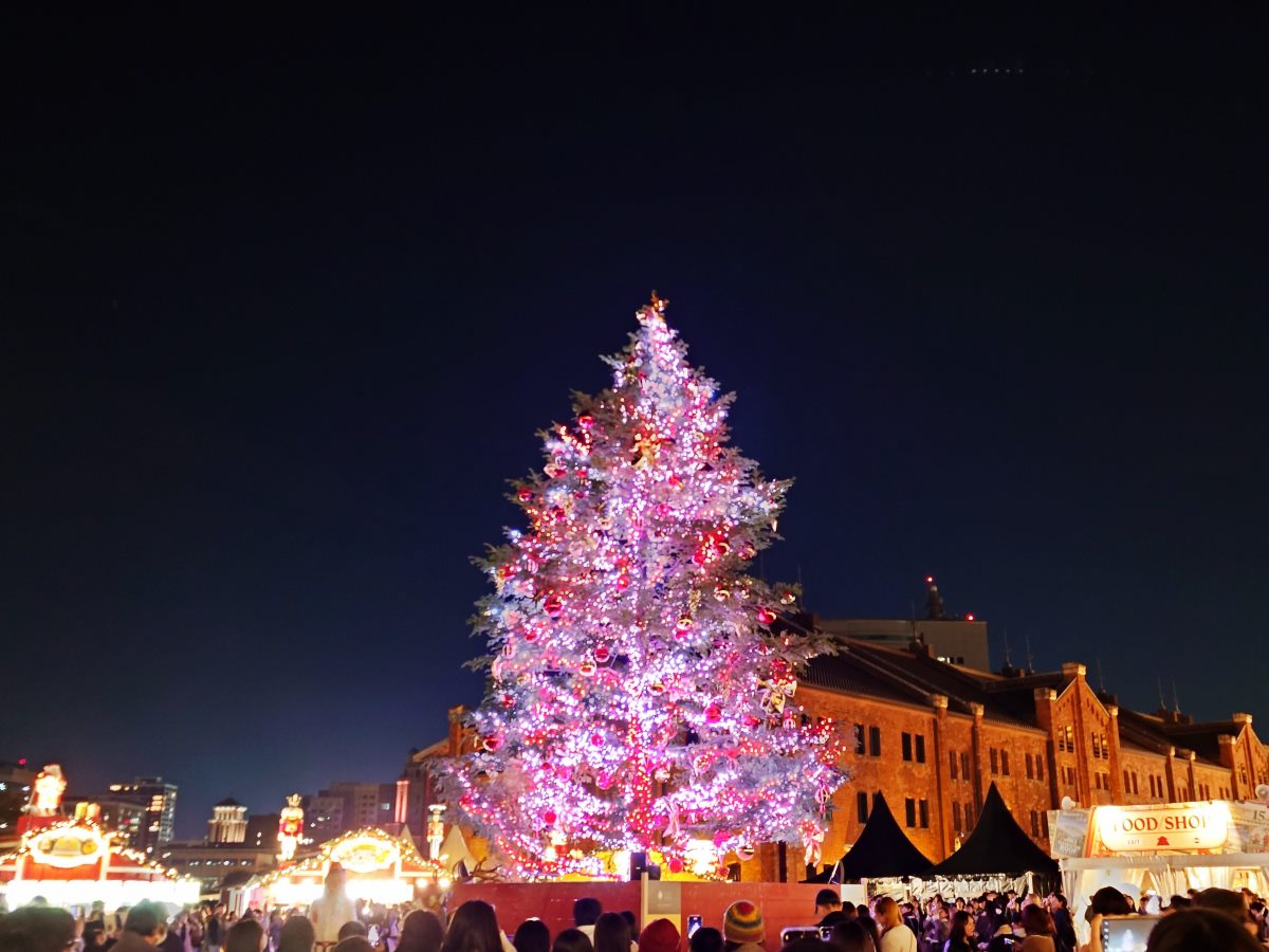 神奈川県横浜市・2024年11月22日～2024年12月25日「Christmas Market in 横浜赤レンガ倉庫」クリスマスツリー2