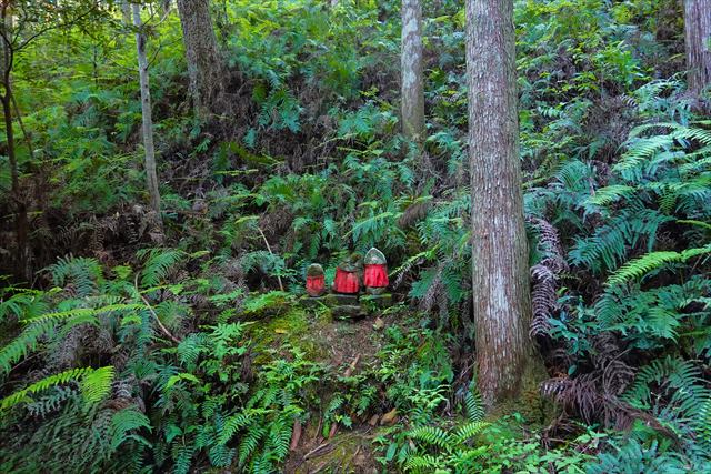 熊野古道の道中のお地蔵さん