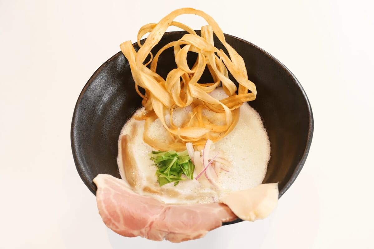 行列ができる鶏白湯ラーメン「鶏soba座銀 さんプラザ店」神戸三宮にオープン！