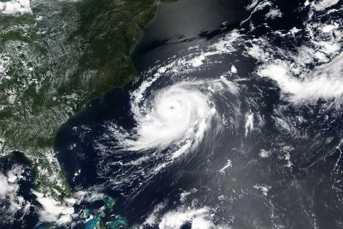 バミューダトライアングル　台風