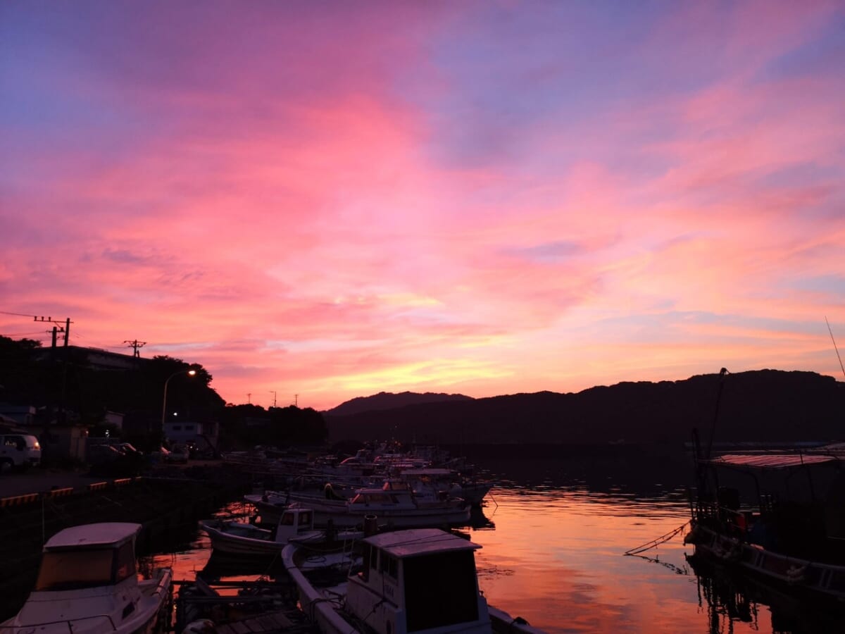 熊本県天草市・御所浦町（夕方の港）