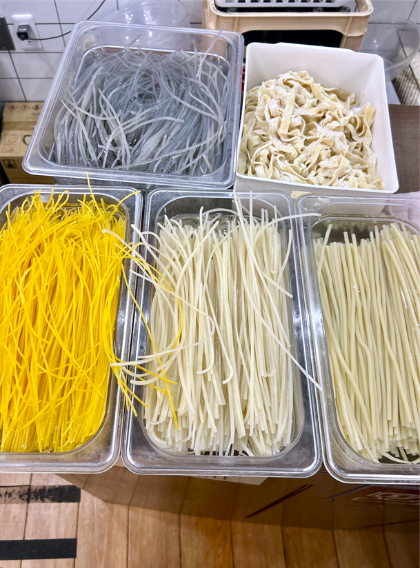 さつまいも春雨、刀削麺、トウモロコシ麺、米麵、牛すじ麺