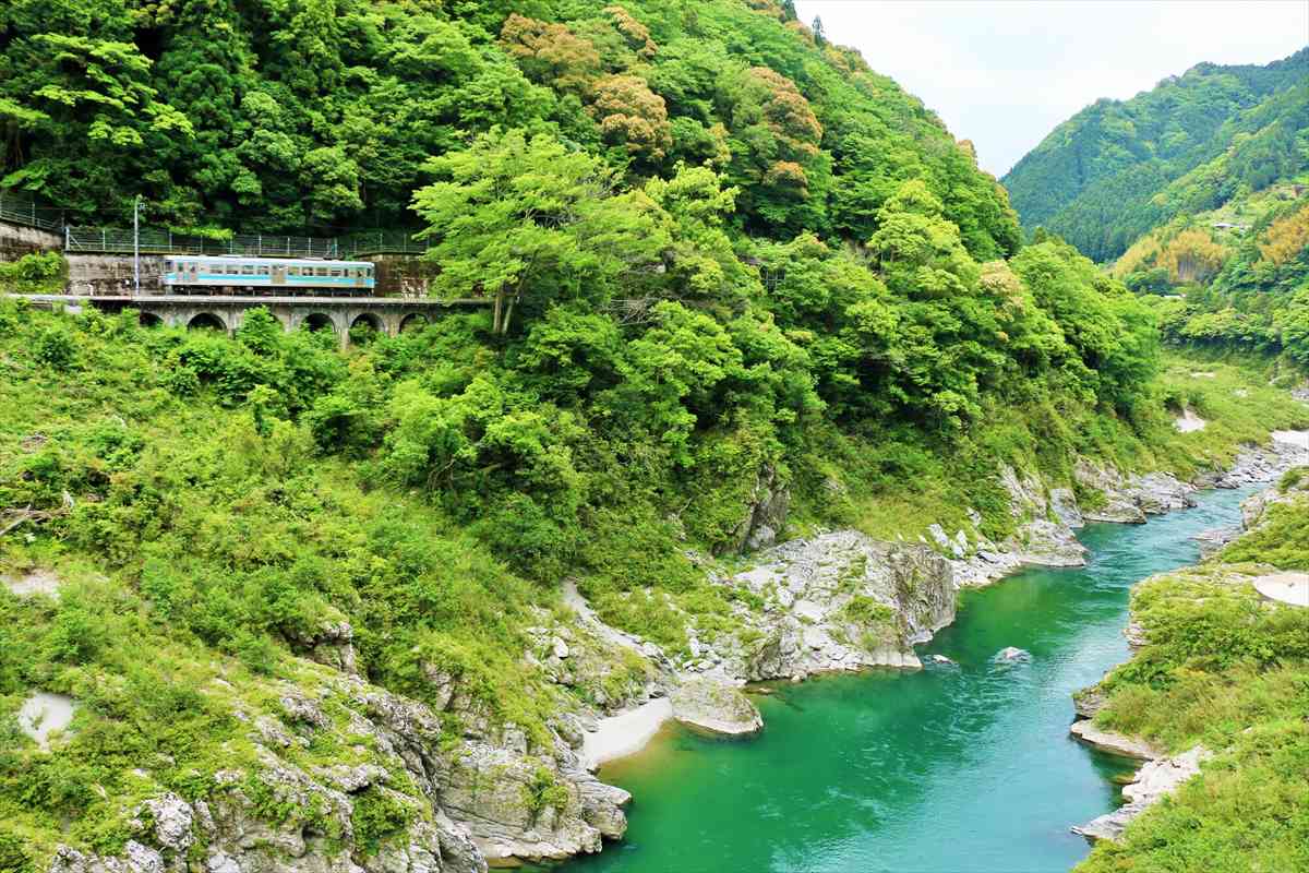 徳島県　列車　アイキャッチ