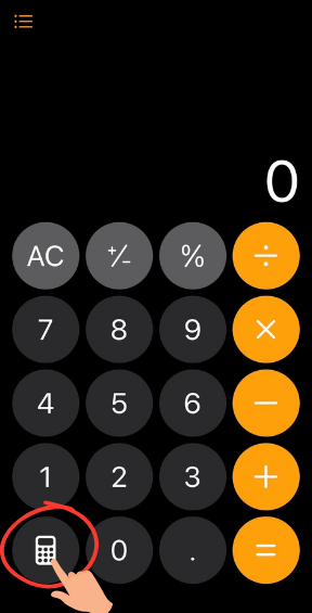 iPhone 電卓ボタンを押す