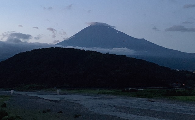 道の駅富士川楽座　富士山シルエット