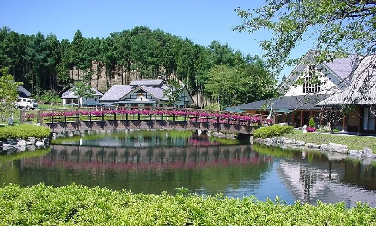 絶景！道の駅【16】展望台から村を一望＆敷地全体が美しい庭園！群馬県「道の駅 川場田園プラザ」