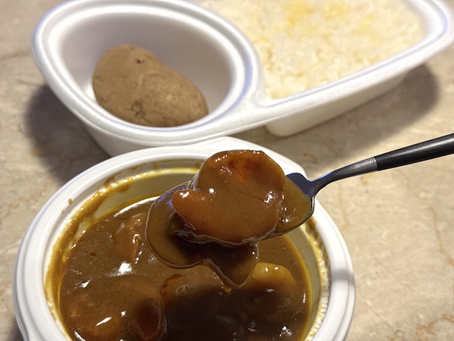 オーベルジーヌ　カレー　幻のロケ弁当　カレー　種類　エビ