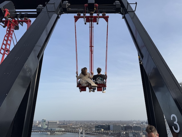 A'DAM Lookout Over the Edgeブランコ　アムステルダム　オランダ　写真