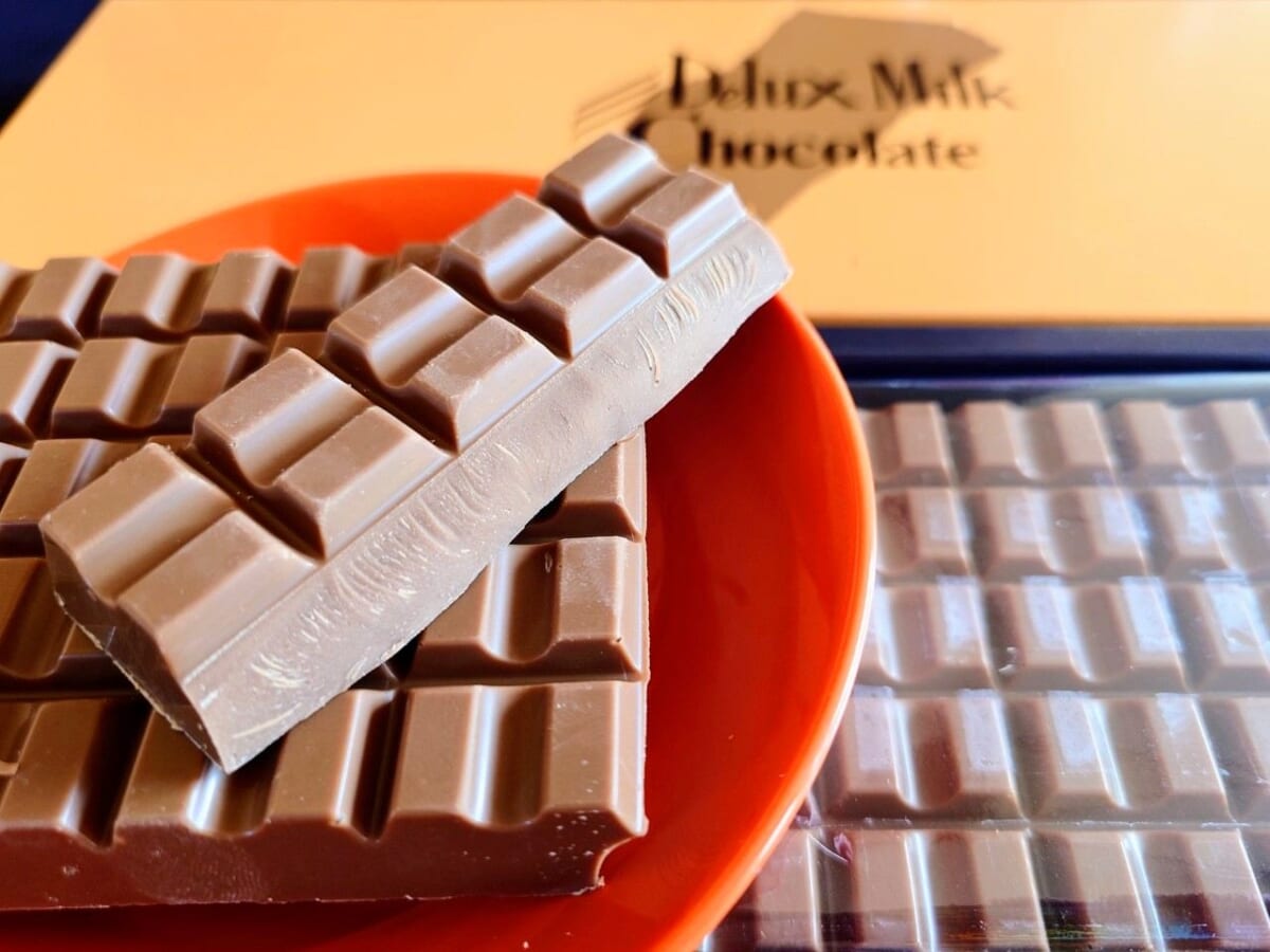 東京都小平市・有楽製菓の東京工場直営店「YURAKU CHOCOLATE SHOP」デラックスミルクチョコレート3