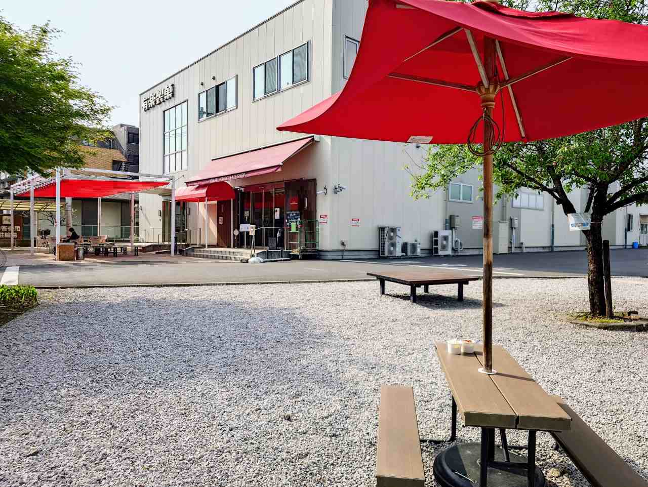 東京都小平市・有楽製菓の東京工場直営店「YURAKU CHOCOLATE SHOP」
ベンチ席