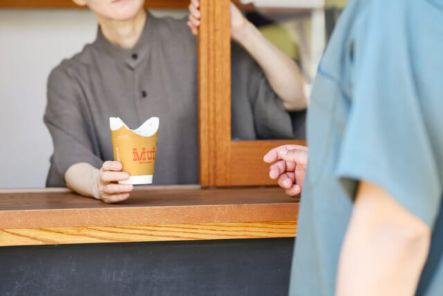 MUI コーヒー テイクアウト 写真