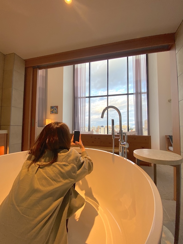 HOTEL STRATA NAHA ホテル ストレータ那覇 天空の展望台ホテル　絶景ホテル　撮影方法　映え
