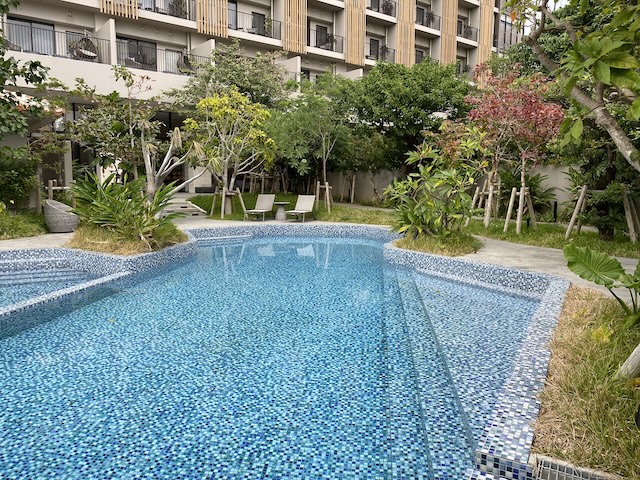 HOTEL STRATA NAHA ホテル ストレータ那覇 天空の展望台ホテル　絶景ホテル　プール