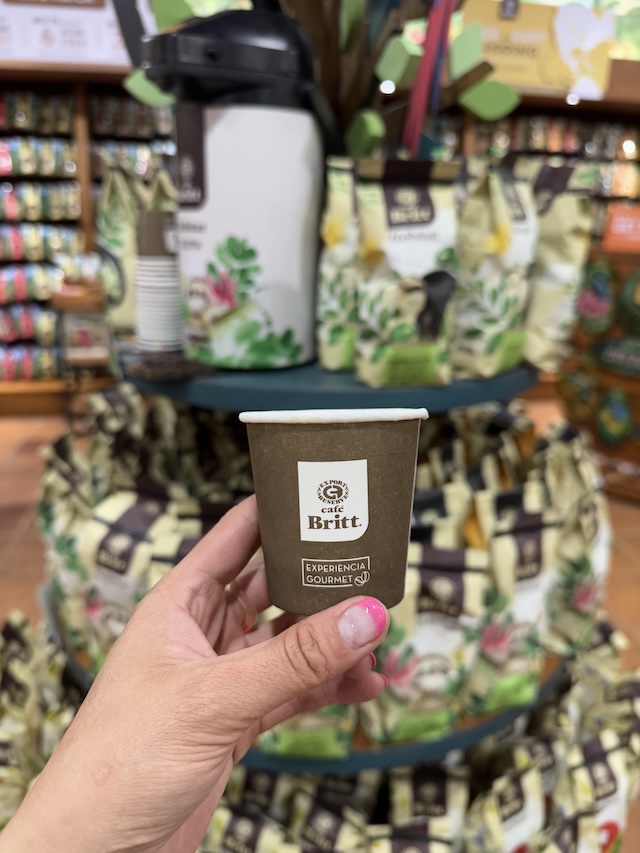 コスタリカ　コーヒーツアー　Britt 人気　お土産　試飲