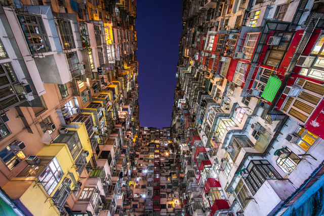 モンスターマンション 夜景