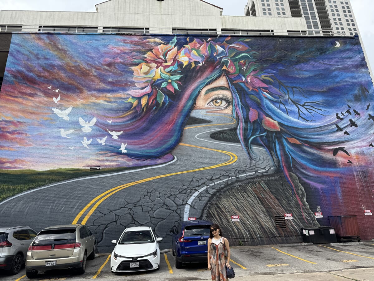 ヒューストン　アメリカ　ウォールアート　観光　Keep Your Eye On The Road Art Mural　