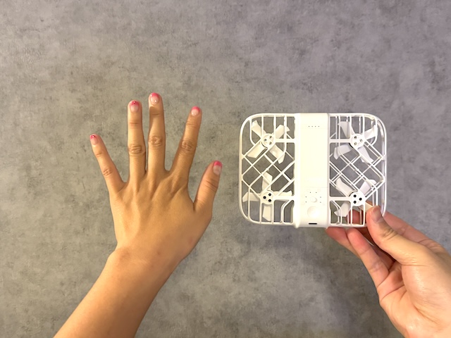 HOVERAir X1 Smart 空飛ぶ専属カメラマン　ドローン　サイズ