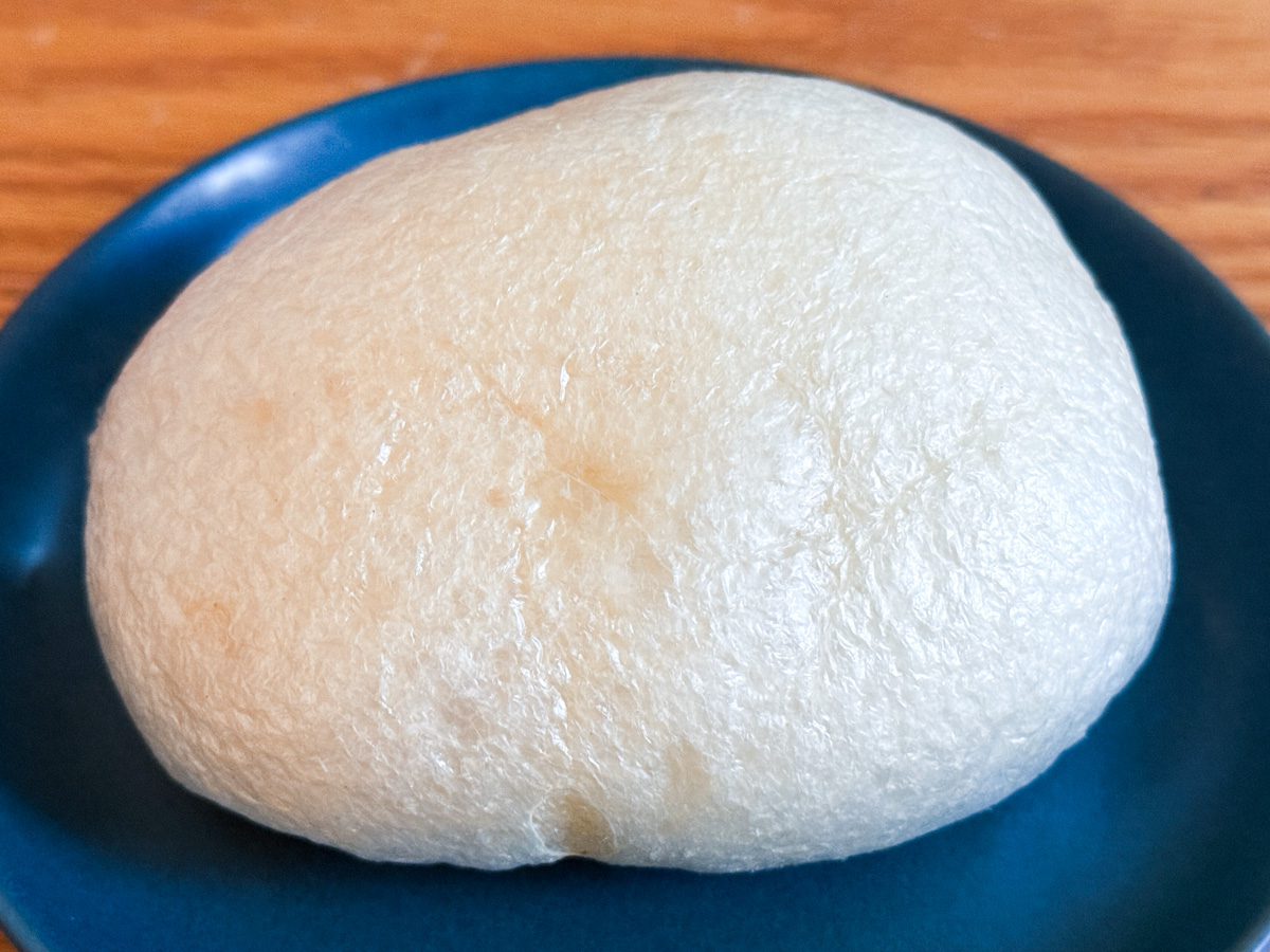 お皿に乗った「たま麩」