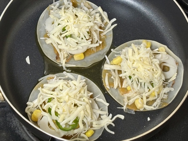 ビタちく皮ピザ チーズのせたところ