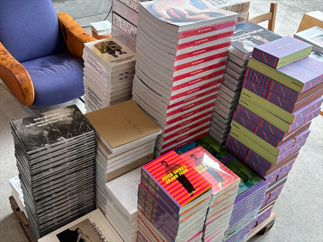 twelvebook 新書コーナー 接写