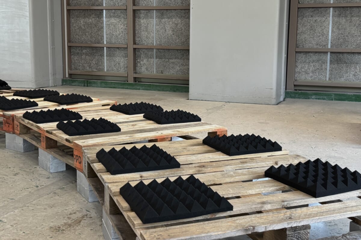 PARK 展示 パレットで作られたベンチ