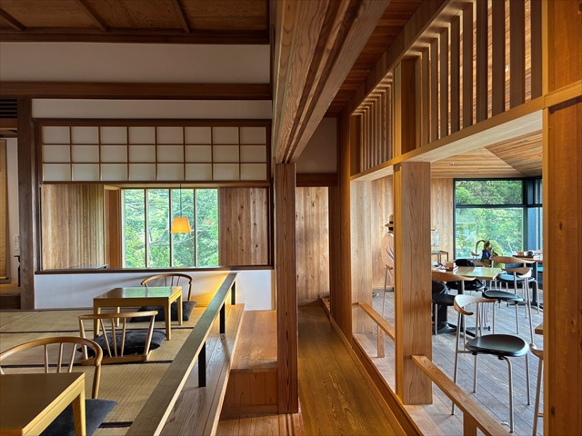 茶寮石尊　店内