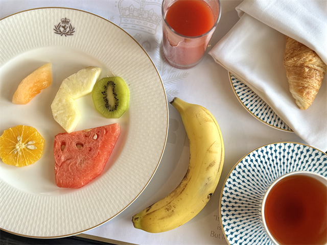 クイーン・エリザベス　朝食ルームサービス