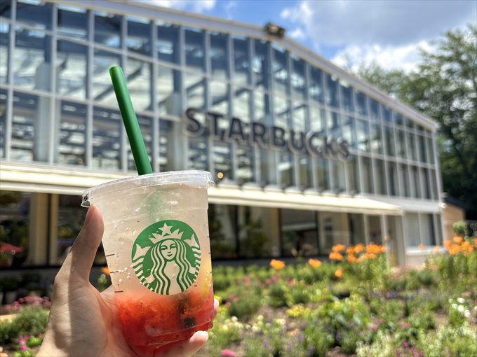 スターバックスとドリンク「よみうりランドHANA・BIYORI店」