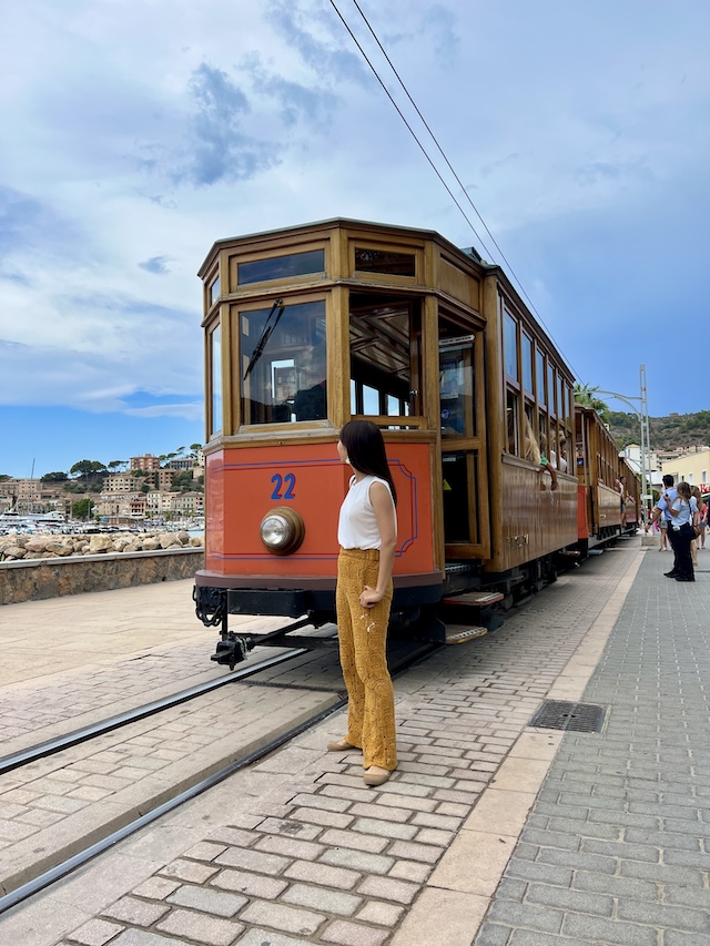 マヨルカ島　木製電車　ソリェル鉄道　スペイン　ポルト・デ・ソリェル　街歩き