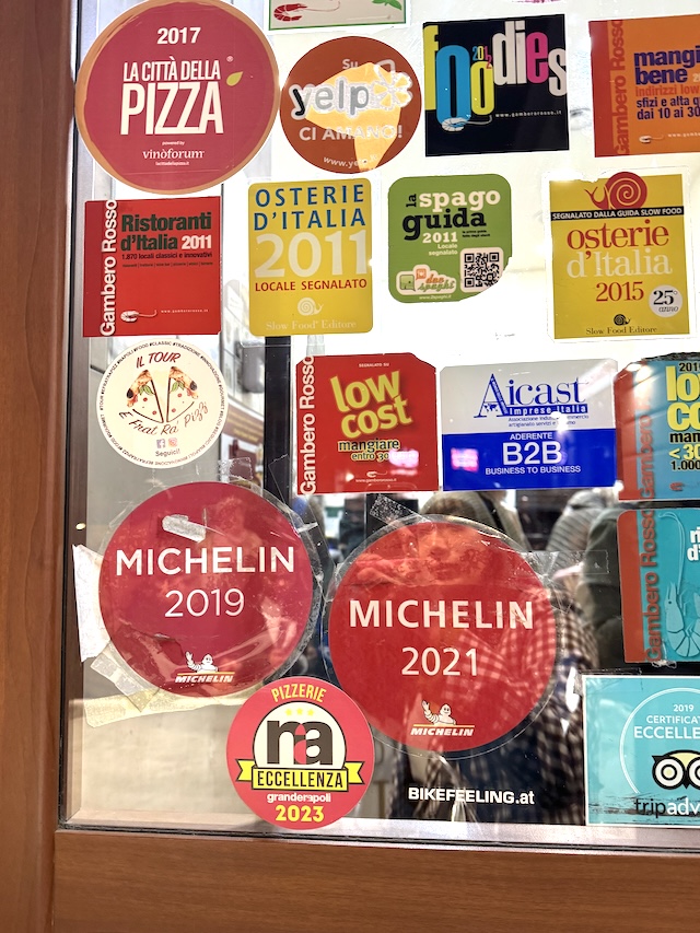 ナポリピザ 　ナポリ　イタリア　名店　アンティーカ・ピッツェリア・ダ・ミケーレ　ミシュラン
