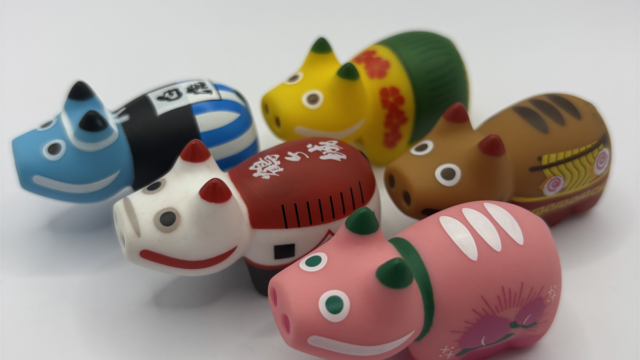 手のひらサイズの可愛い赤べこ】福島県の名所・名物がテーマになった